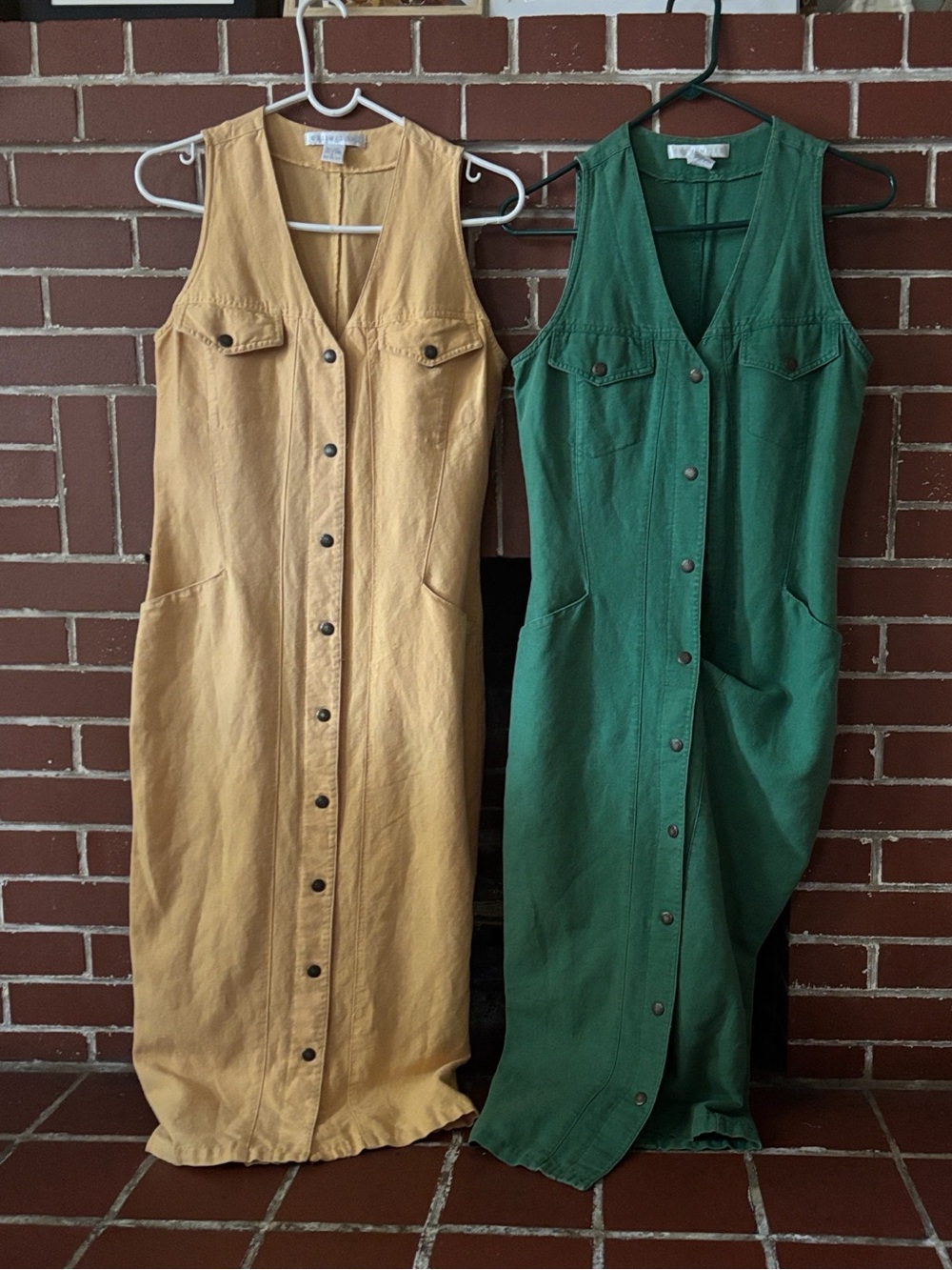 Vintage the limited Women's Sleeveless snap-Front Linen Dress — Green and Gold